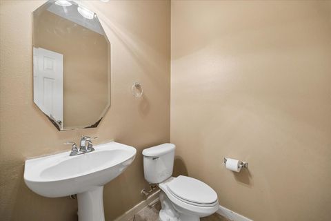 Tiny photo for 911 Vaulted Oak Street, Houston, TX 77008 (MLS # 53026149)