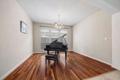 Tiny photo for 911 Vaulted Oak Street, Houston, TX 77008 (MLS # 53026149)