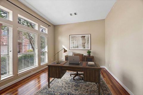 Tiny photo for 911 Vaulted Oak Street, Houston, TX 77008 (MLS # 53026149)