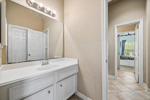 Tiny photo for 911 Vaulted Oak Street, Houston, TX 77008 (MLS # 53026149)