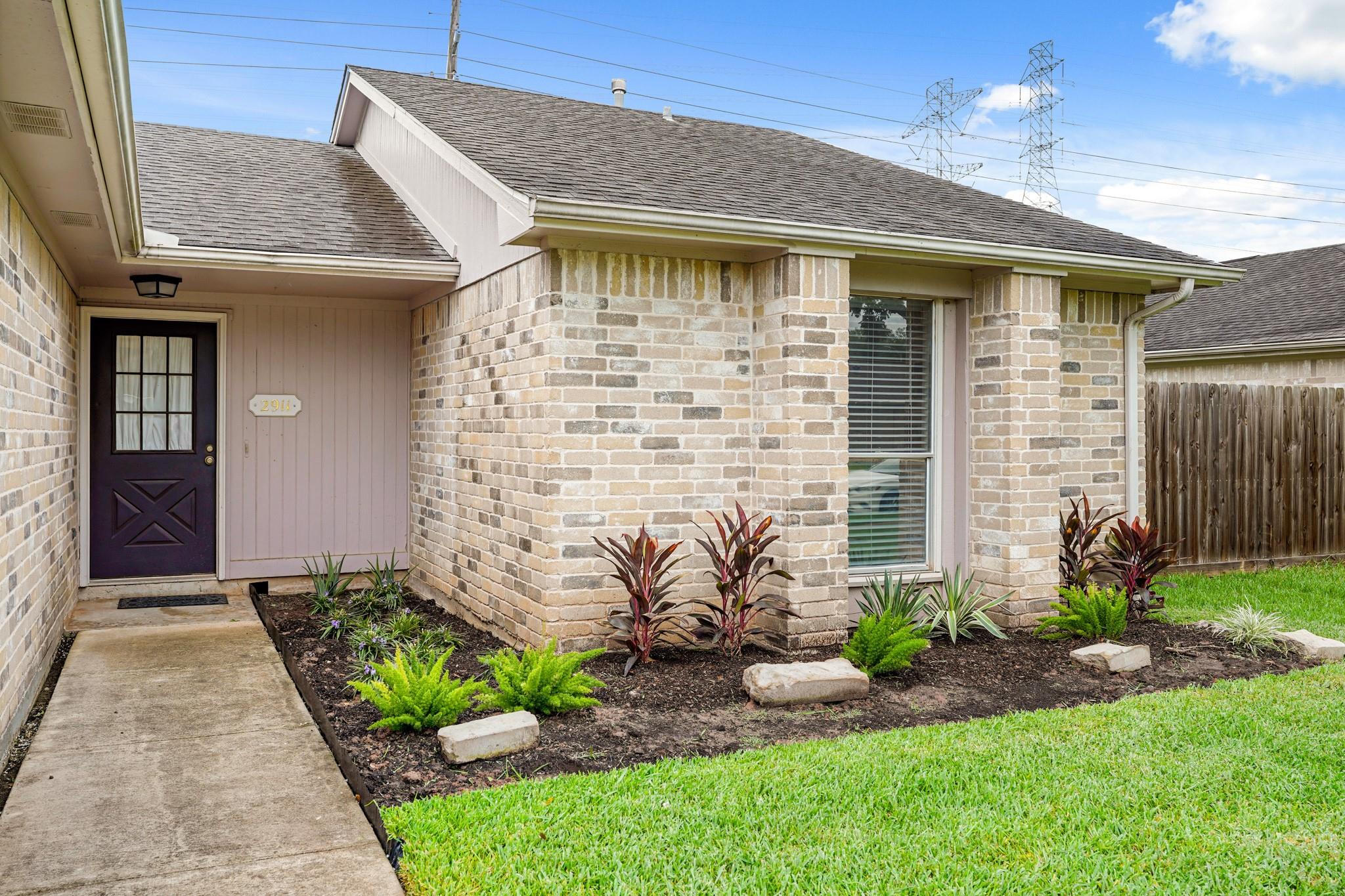 2911 Garden Lane
