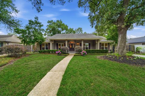 Photo of 5535 Queensloch Drive Drive, Houston, TX 77096 (MLS # 3236740)