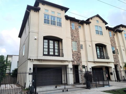 Photo of 1508 Fowler Street, Houston, TX 77007 (MLS # 57191145)