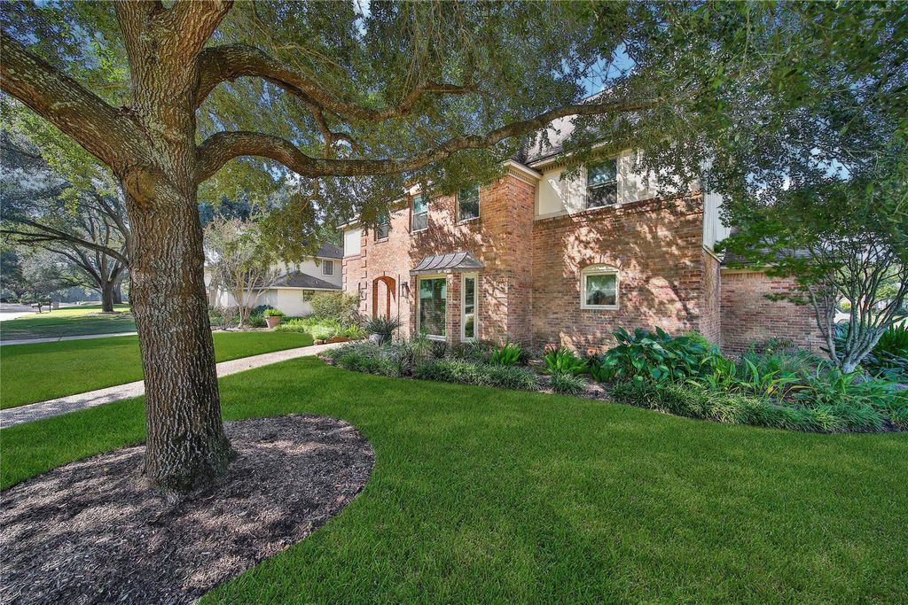 Photo of 2902 Blue Lakes Lane, Missouri City, TX 77459 (MLS # 73265297)