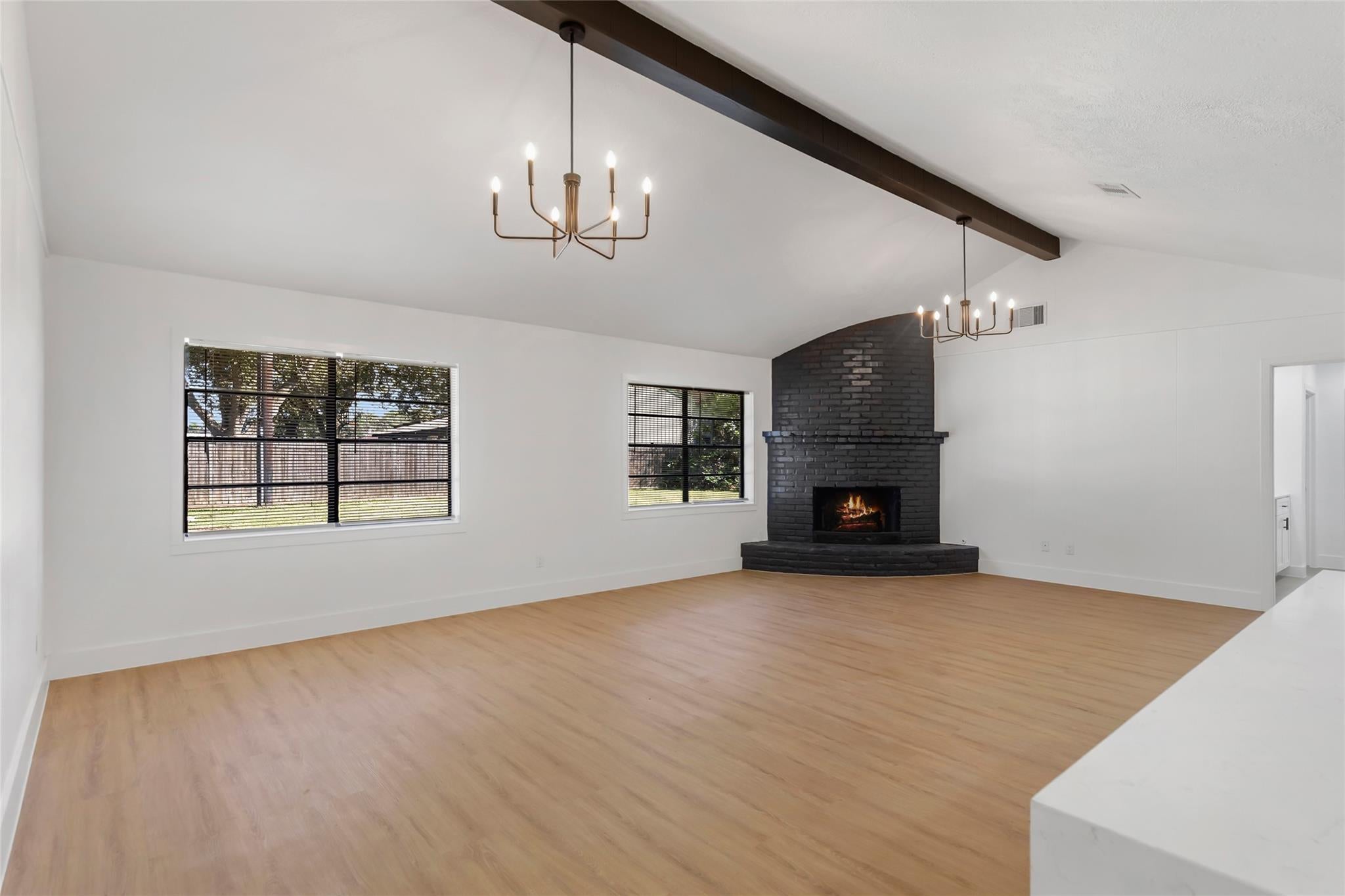 1122 Desirable Lane