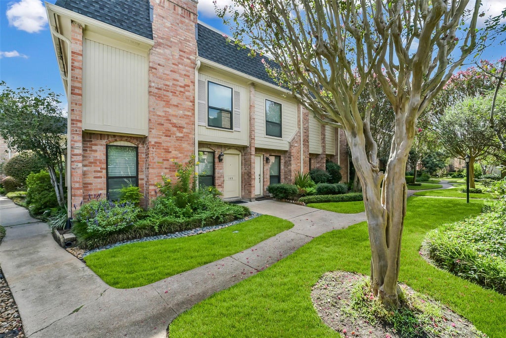 Photo of 1601 S Shepherd Drive #2, Houston, TX 77019 (MLS # 32962058)