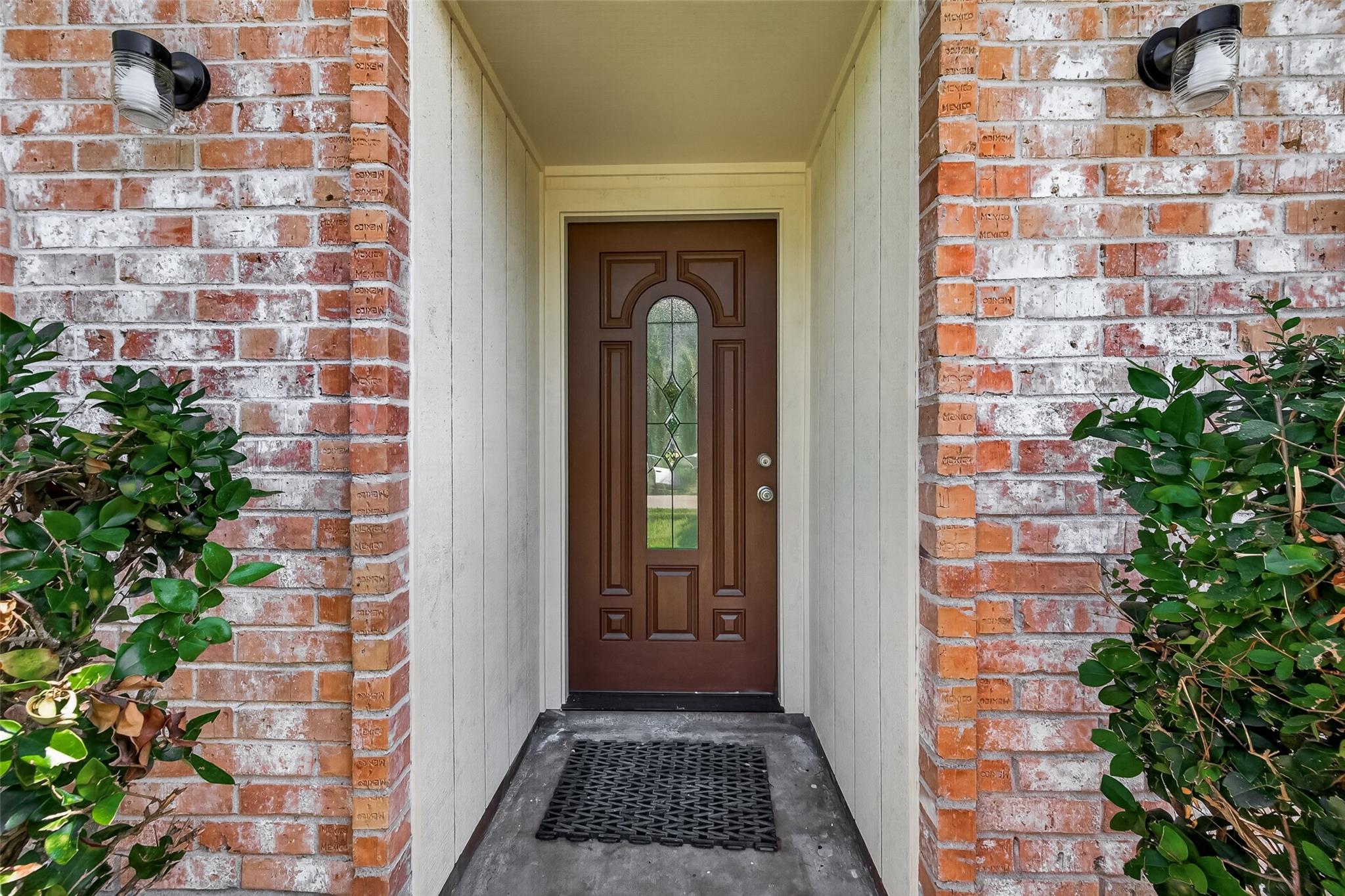 2305 Kingsway Drive