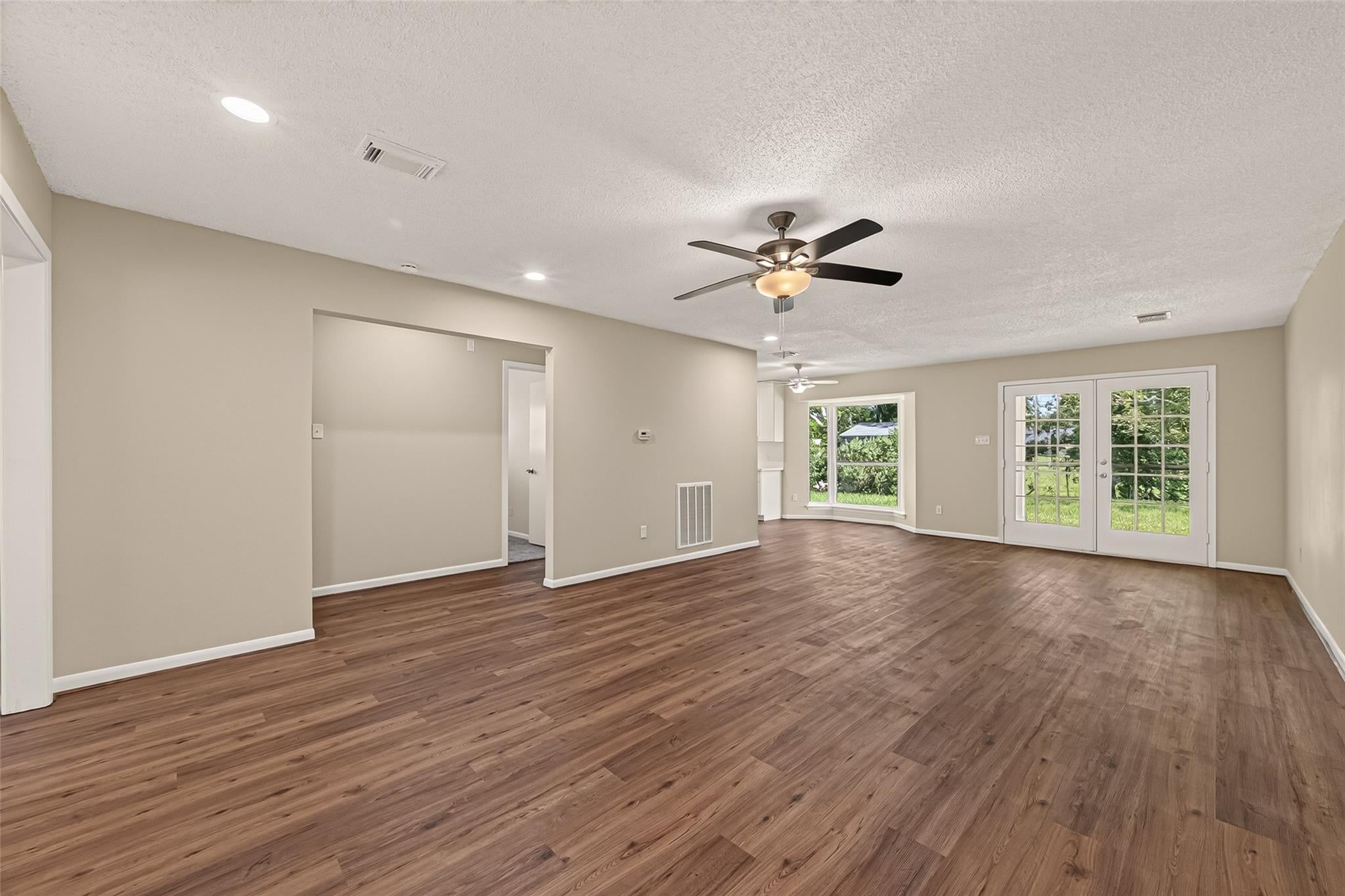 2305 Kingsway Drive