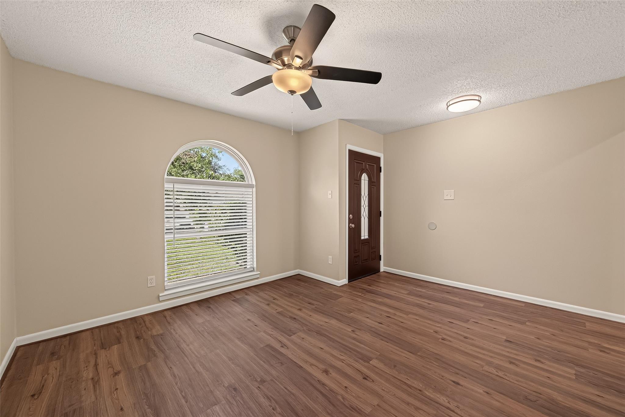 2305 Kingsway Drive
