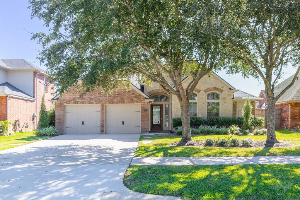 Photo of 28015 Barberry Banks Lane, Fulshear, TX 77441 (MLS # 20810386)