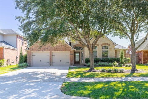 Photo of 28015 Barberry Banks Lane, Fulshear, TX 77441 (MLS # 20810386)