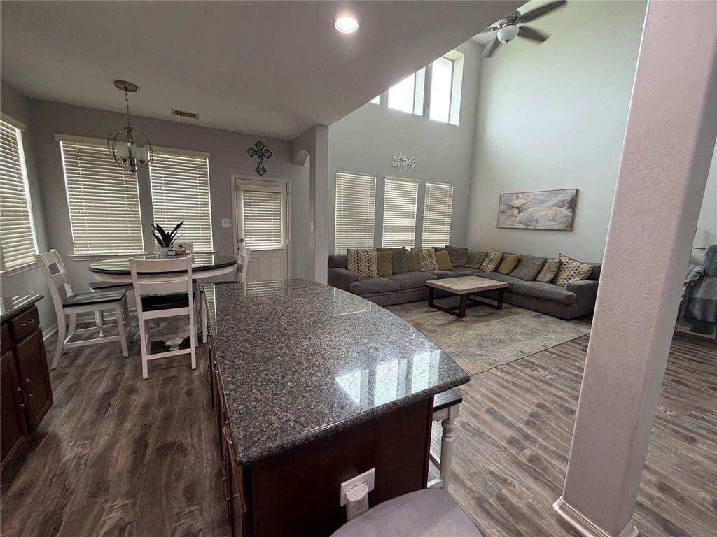 1702 Lansing Cove Drive