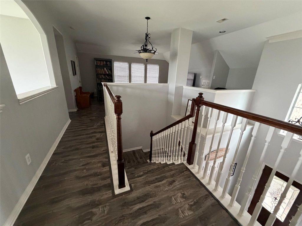 1702 Lansing Cove Drive
