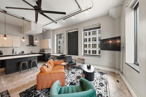Condo For Rent - 705 Main St St #404<br/> Houston, TX 77002