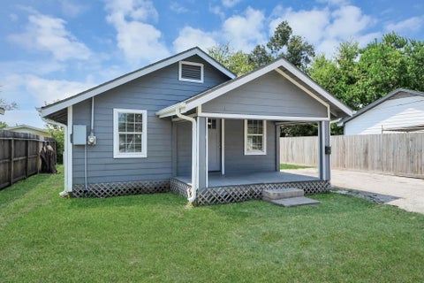 Photo of 7222 San Angelo Street, Houston, TX 77020 (MLS # 13579158)