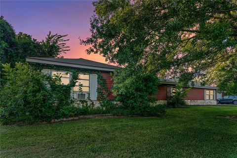 Tiny photo for 215 Ilfrey Street, Baytown, TX 77520 (MLS # 10385548)