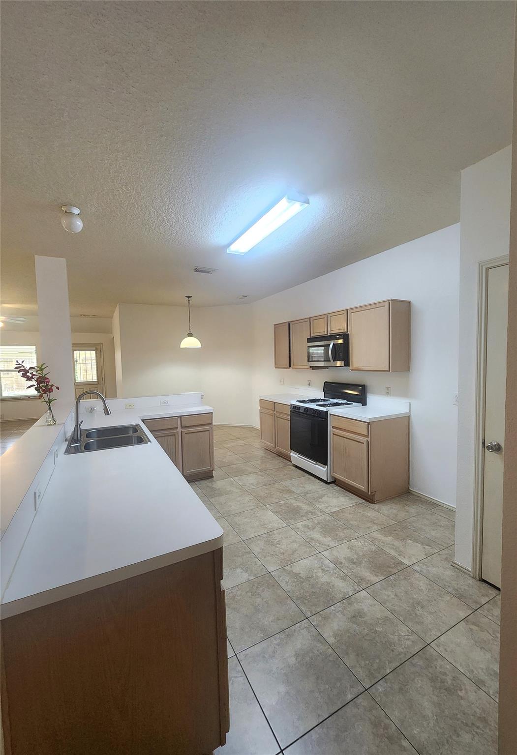 14914 W Sugarhollow Drive