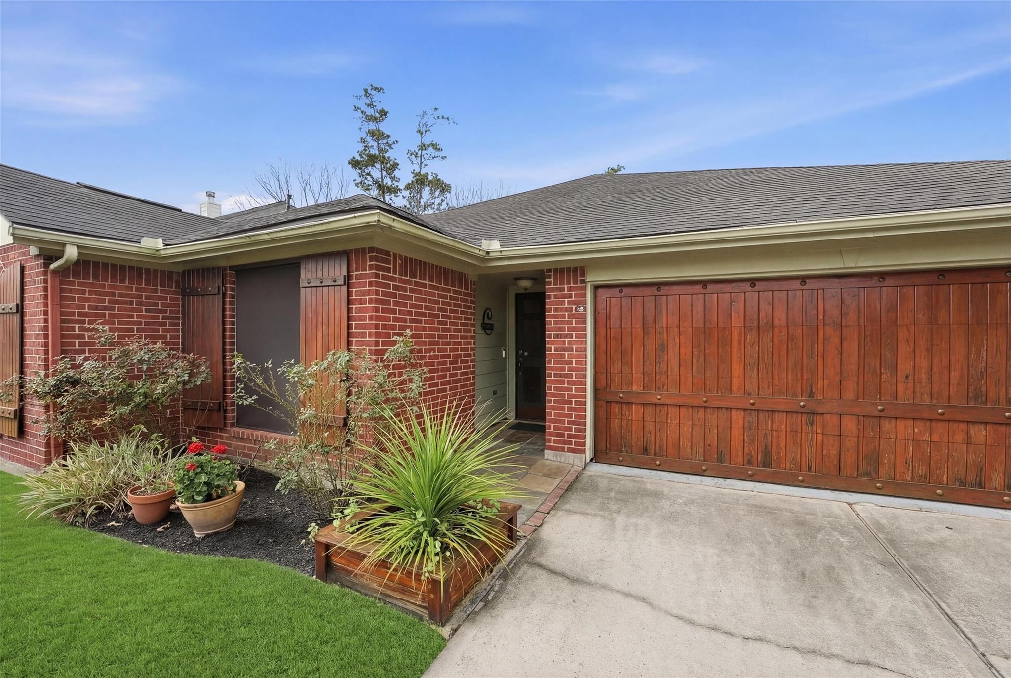 19319 Pine Cluster Lane