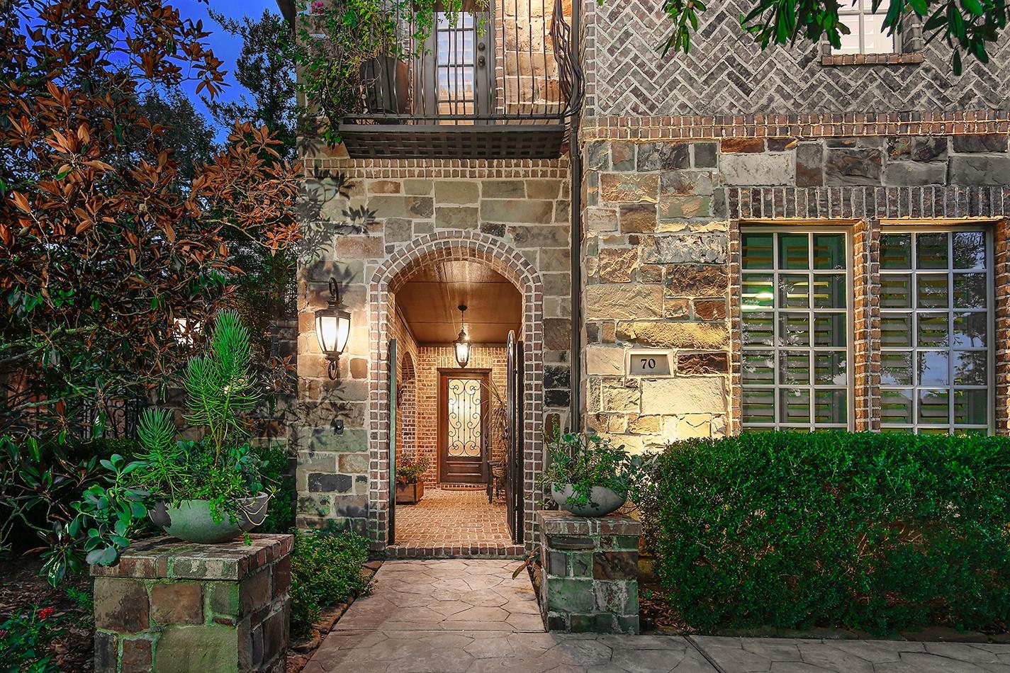 70 S Player Manor Circle