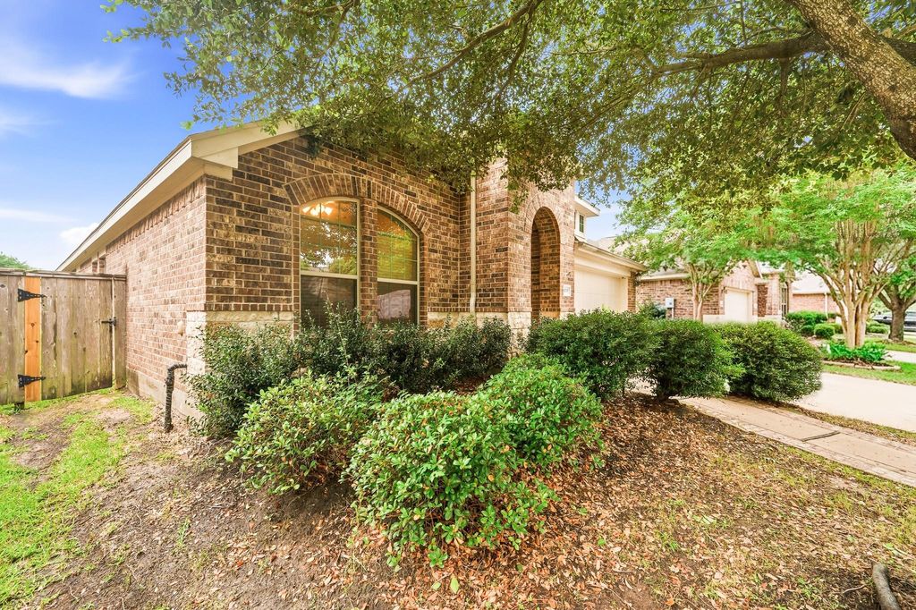 Photo of 18315 E Willow Oak Bend Drive, Cypress, TX 77433 (MLS # 75842402)