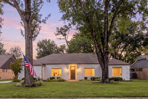 Photo of 1823 Nocturne Lane, Houston, TX 77043 (MLS # 32341181)