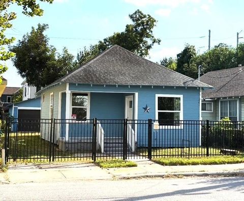 2007 Spring Street Houston TX 77007