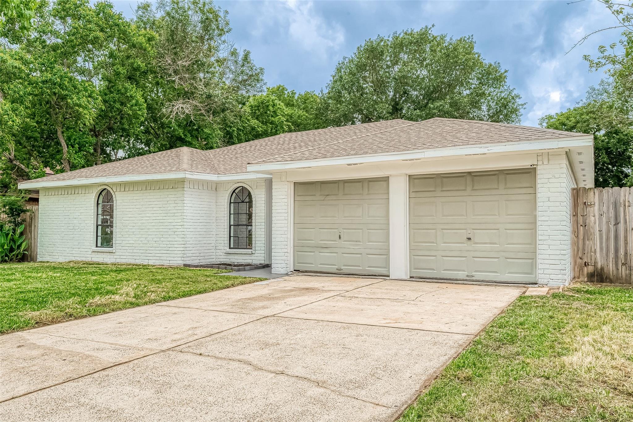 3814 Maplewood Drive