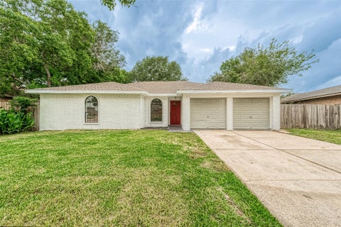 Photo of 3814 Maplewood Drive, La Porte, TX 77571 (MLS # 30915875)