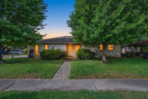 Photo of 15303 Tonya Drive, Houston, TX 77060 (MLS # 60705107)