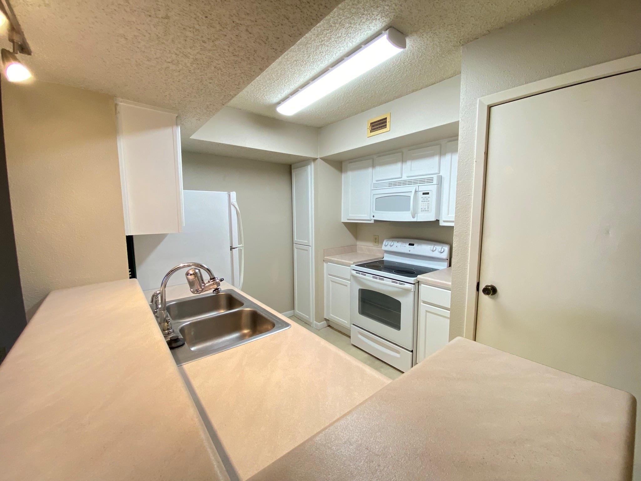 3919 Fairmont Parkway 162