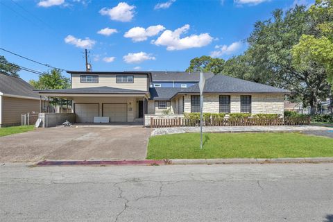 Photo of 416 Milwaukee - Rear Unit Street, Houston, TX 77009 (MLS # 87480929)