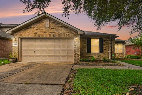 Photo of 9430 Heflin Colony Drive, Sugar Land, TX 77498 (MLS # 67546027)