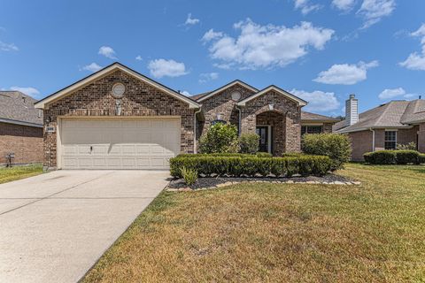 Photo of 520 Cedar Branch Drive, League City, TX 77573 (MLS # 5258782)