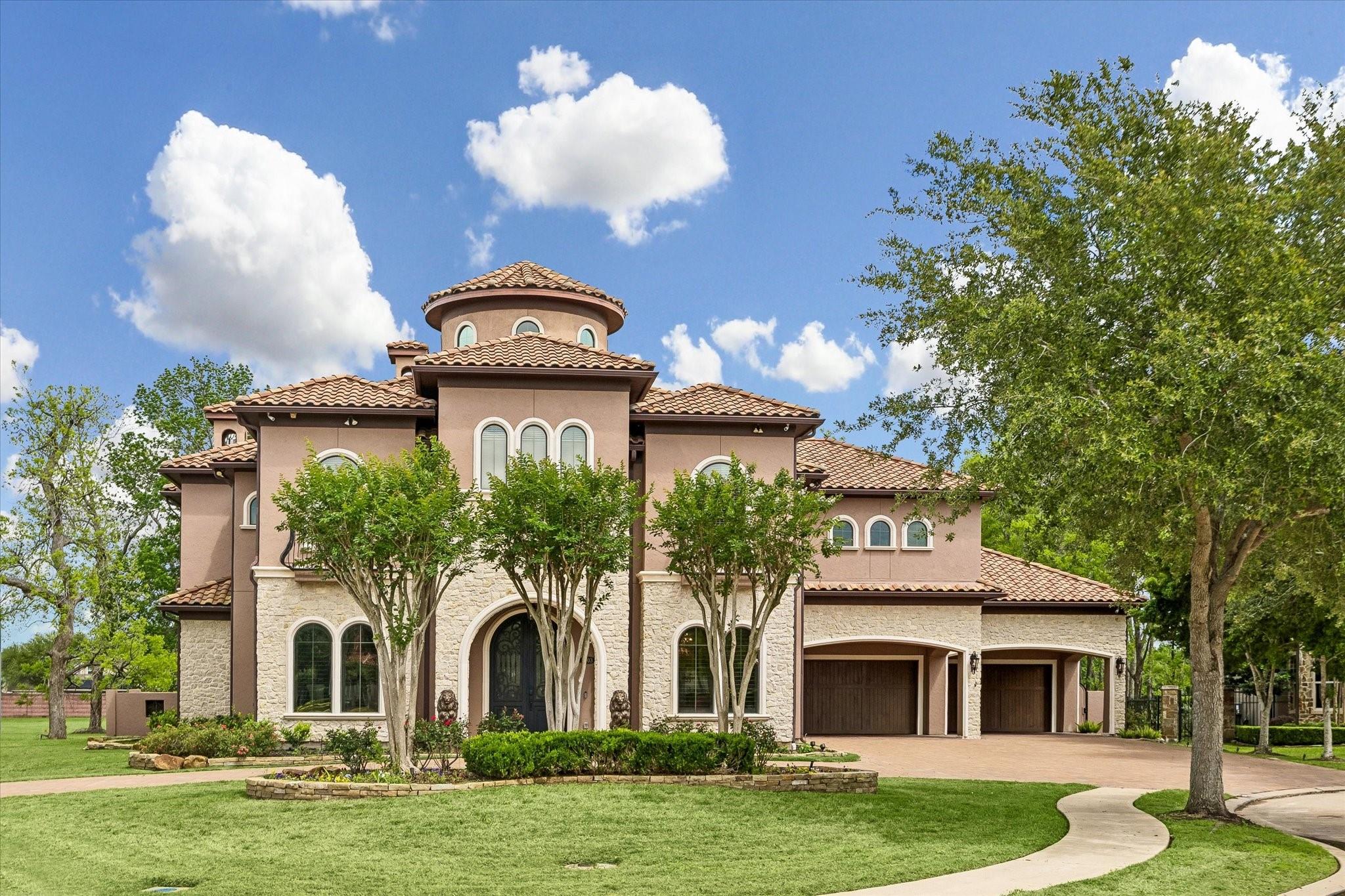 5703 Lakeshore Vista