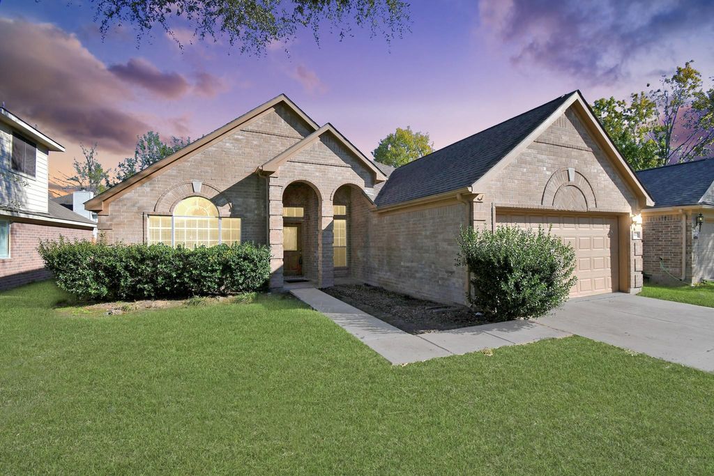 Photo of 16827 Dunbar Grove Court, Sugar Land, TX 77498 (MLS # 68603585)