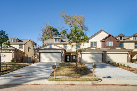 Townhouse For Rent - 15524 Marina Drive Dr<br/> Montgomery, TX 77356