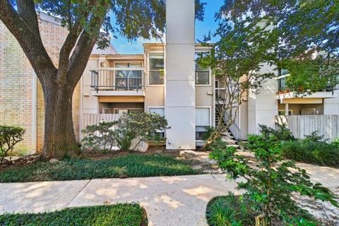 Photo of 7900 N Stadium Drive #48, Houston, TX 77030 (MLS # 14266182)