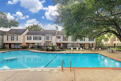 Photo of 13374 Trail Hollow Drive #3374, Houston, TX 77079 (MLS # 17913267)