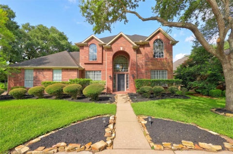 Photo of 108 Oak Creek Lane, League City, TX 77573 (MLS # 21146388)