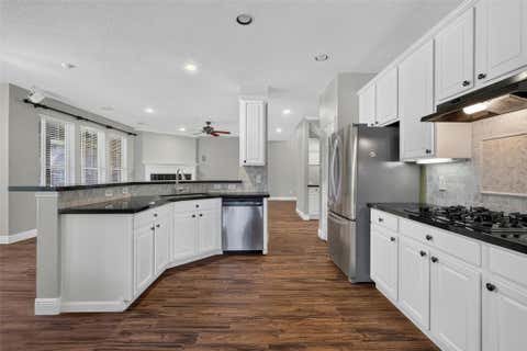 Tiny photo for 108 Oak Creek Lane, League City, TX 77573 (MLS # 21146388)