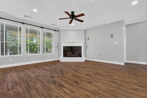 Tiny photo for 108 Oak Creek Lane, League City, TX 77573 (MLS # 21146388)