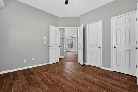 Tiny photo for 108 Oak Creek Lane, League City, TX 77573 (MLS # 21146388)