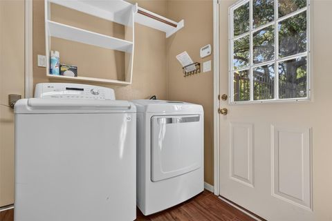 Tiny photo for 108 Oak Creek Lane, League City, TX 77573 (MLS # 21146388)