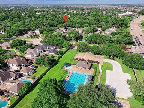 Tiny photo for 108 Oak Creek Lane, League City, TX 77573 (MLS # 21146388)