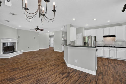 Tiny photo for 108 Oak Creek Lane, League City, TX 77573 (MLS # 21146388)
