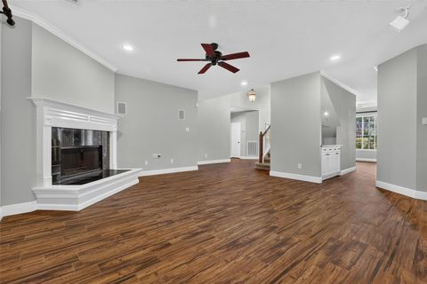 Tiny photo for 108 Oak Creek Lane, League City, TX 77573 (MLS # 21146388)