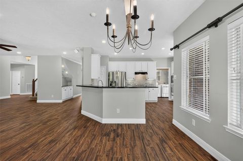 Tiny photo for 108 Oak Creek Lane, League City, TX 77573 (MLS # 21146388)