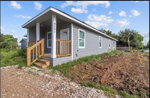 Photo of 8501 Denby Street, Houston, TX 77012 (MLS # 34085140)