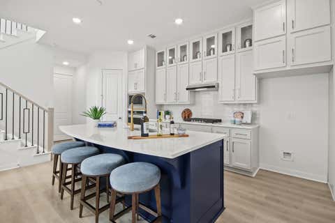 Townhouse For Sale - 413 Meadows Peak Lane<br/> Montgomery County, Montgomery, TX 77316