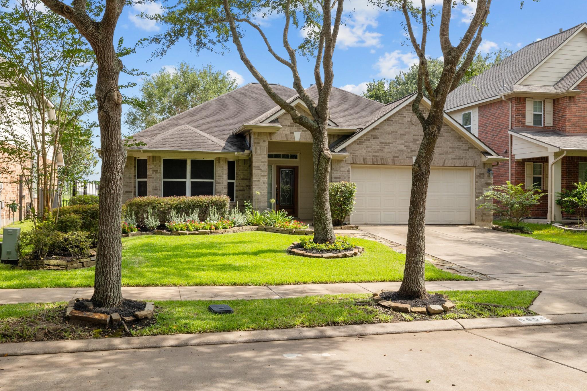 5655 Horseshoe Falls